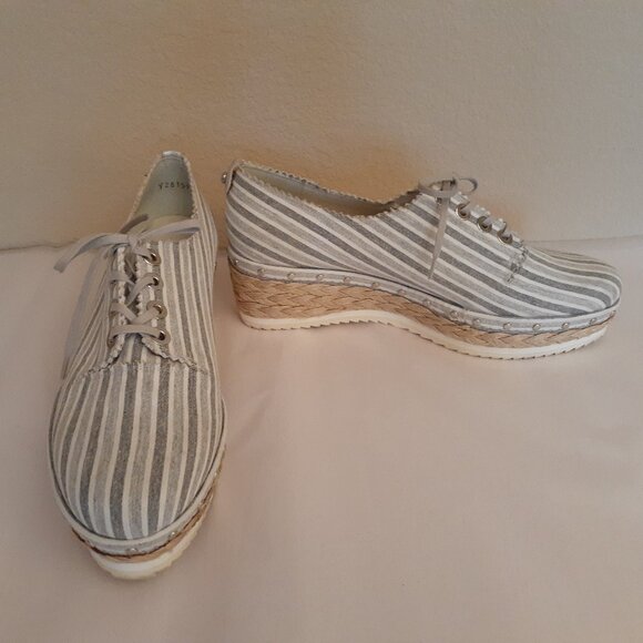 Stuart Weitzman Lace-Up Espedrille Wedge - Picture 1 of 12